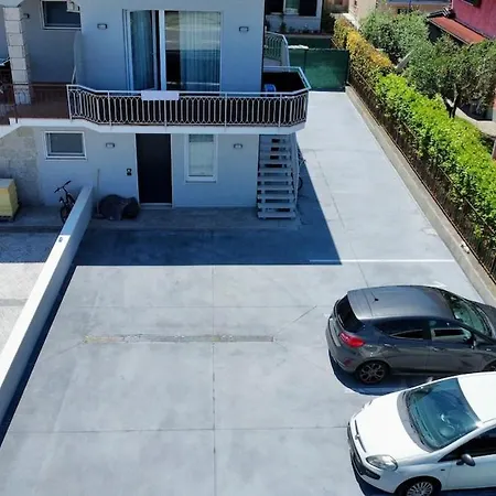 Dalia Lakefront Διαμέρισμα *